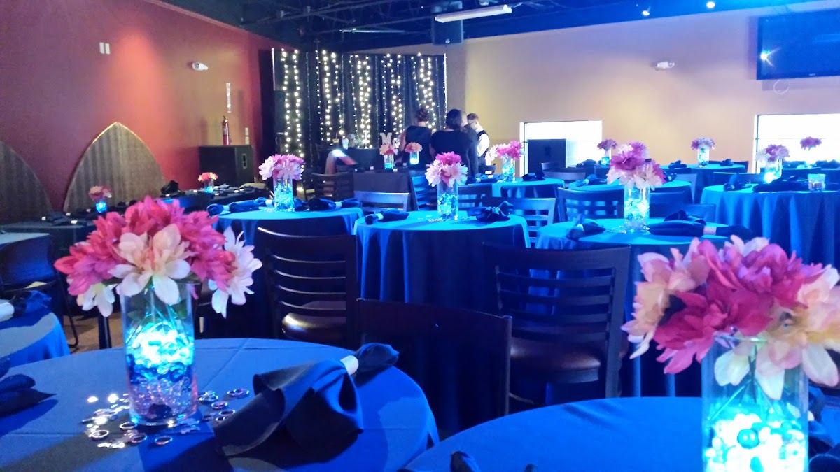 LEVEL 20 Restaurant, Bar, & Banquet