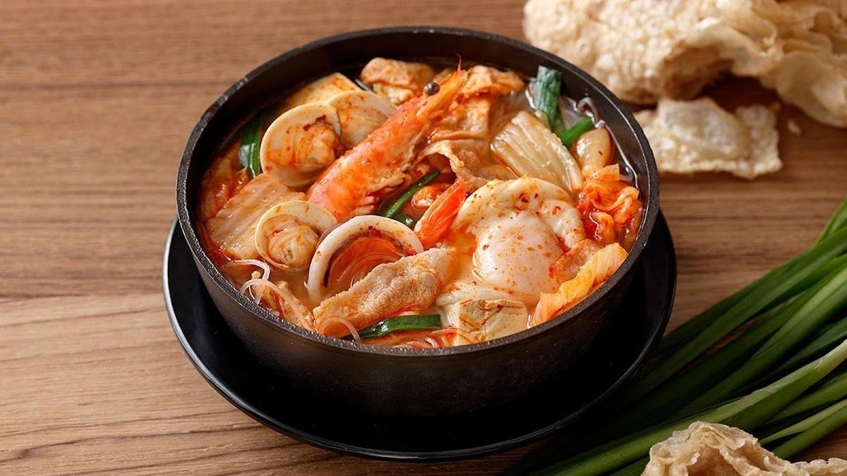 Kimchi & Ramen Express Train