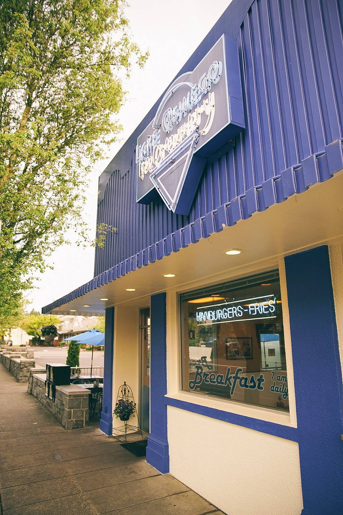 Lake Oswego Ice Creamery and Restaurant