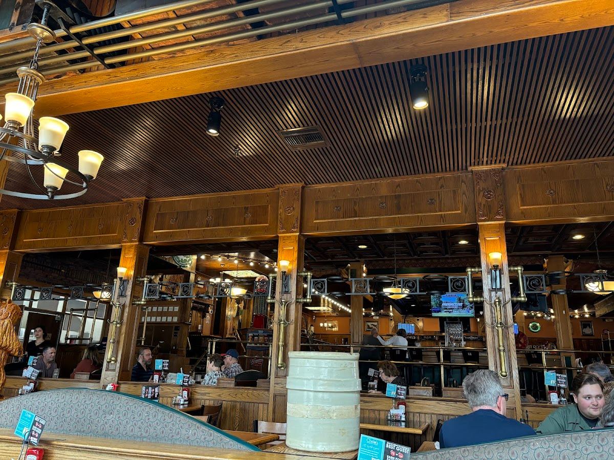 Chelo's Hometown Bar & Grille - Warwick
