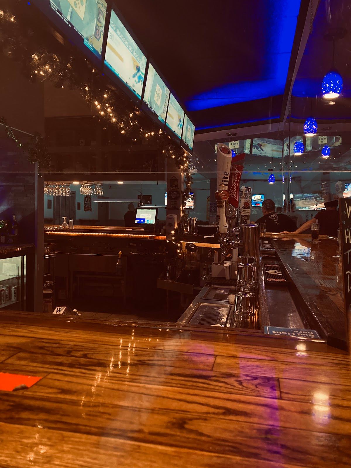 Ev'rybody's Tavern