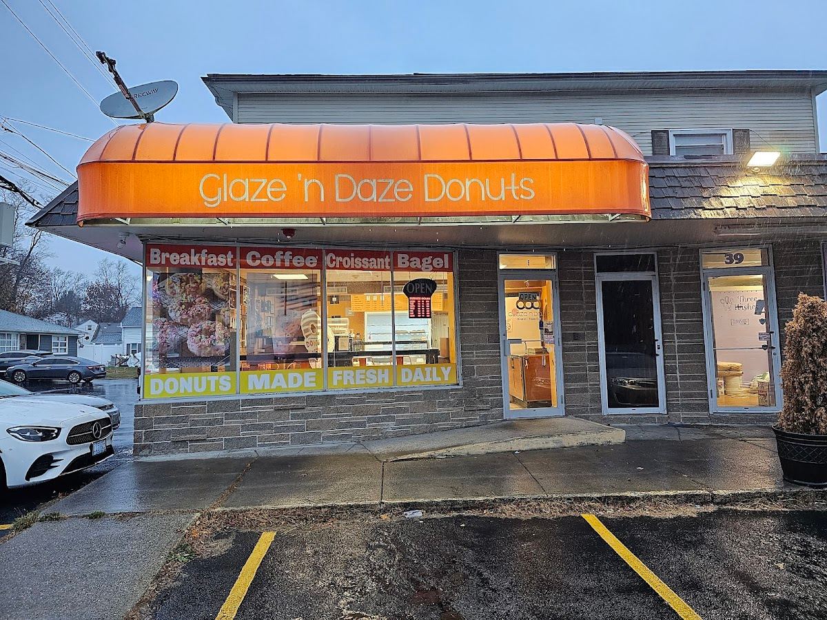 Glaze 'n Daze Donuts
