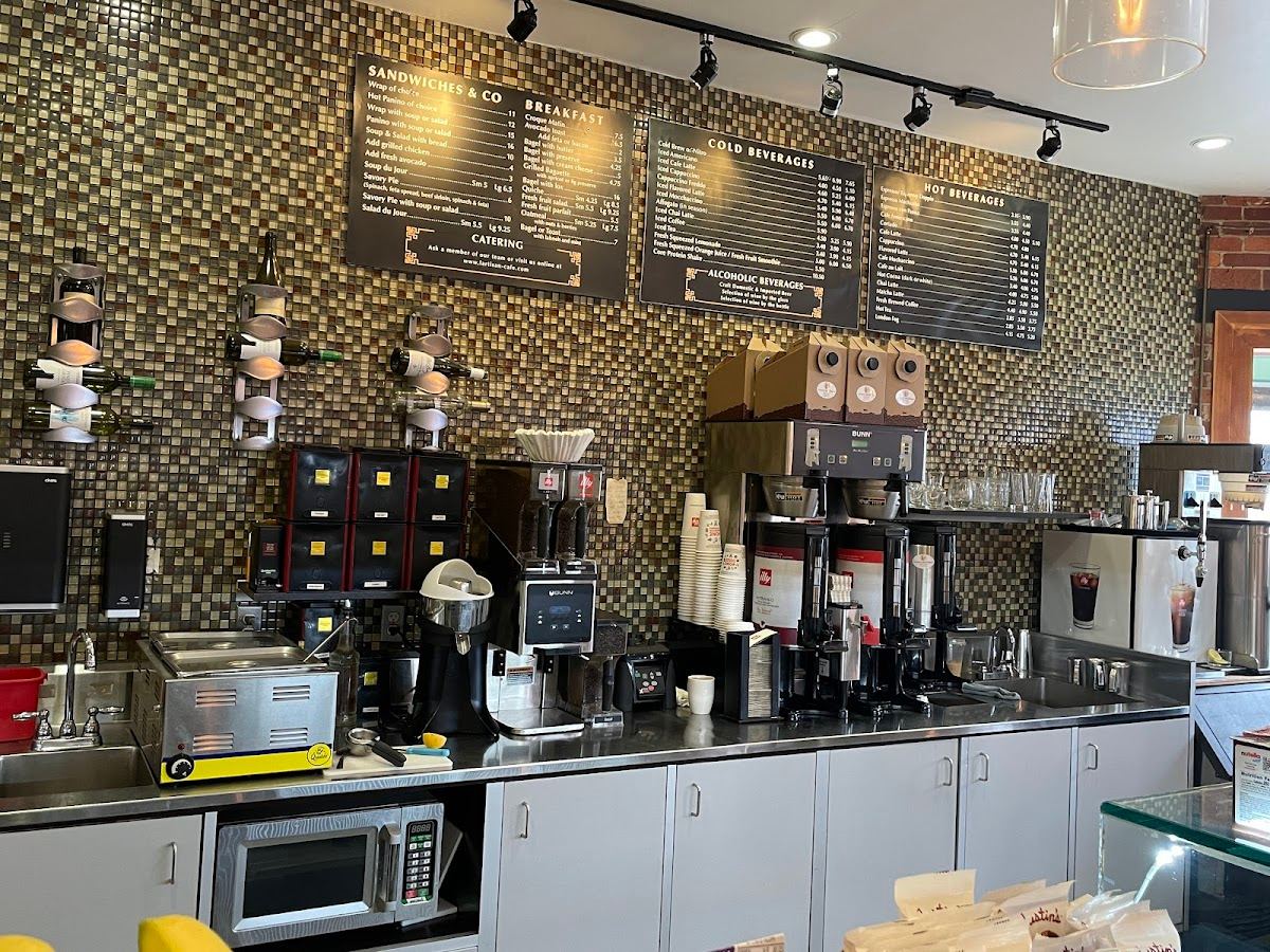 L'Artisan Cafe & Bakery