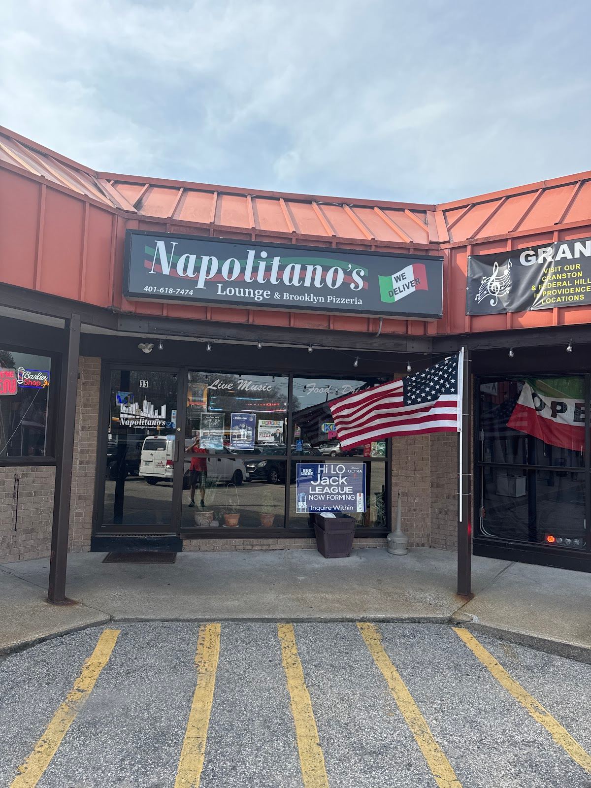 Napolitano’s Lounge & Brooklyn Pizzeria