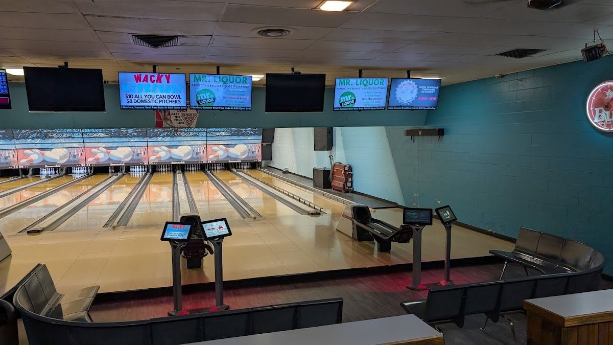 Meadowood Lanes