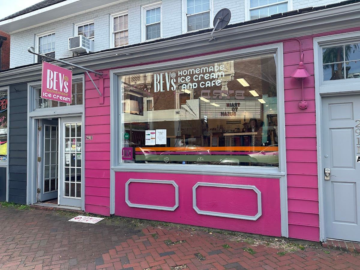 Bev's Homemade Ice Cream & Café