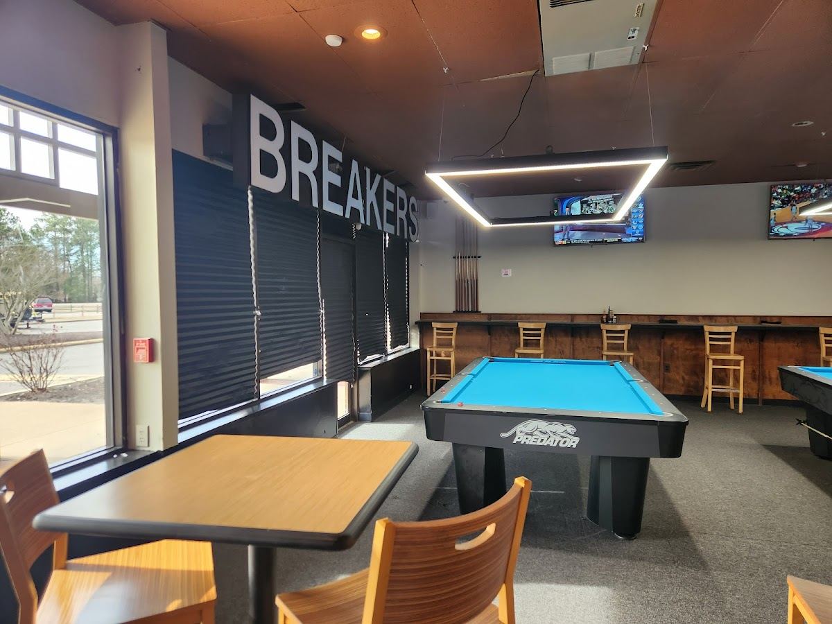 Mell J's South Bar & Grill