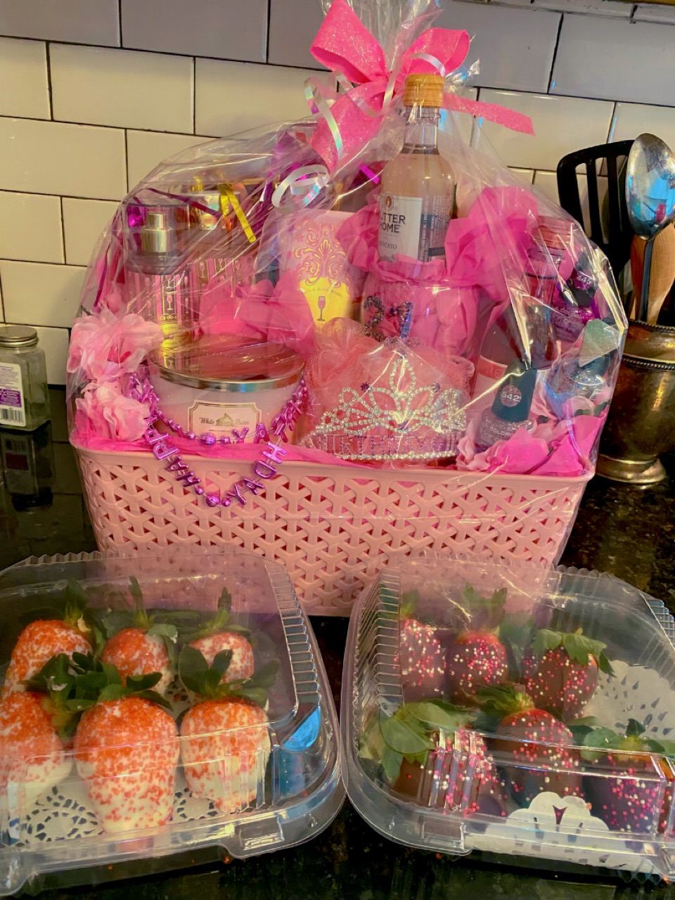 TUTTI FRUTTI'S GIFT BASKETS