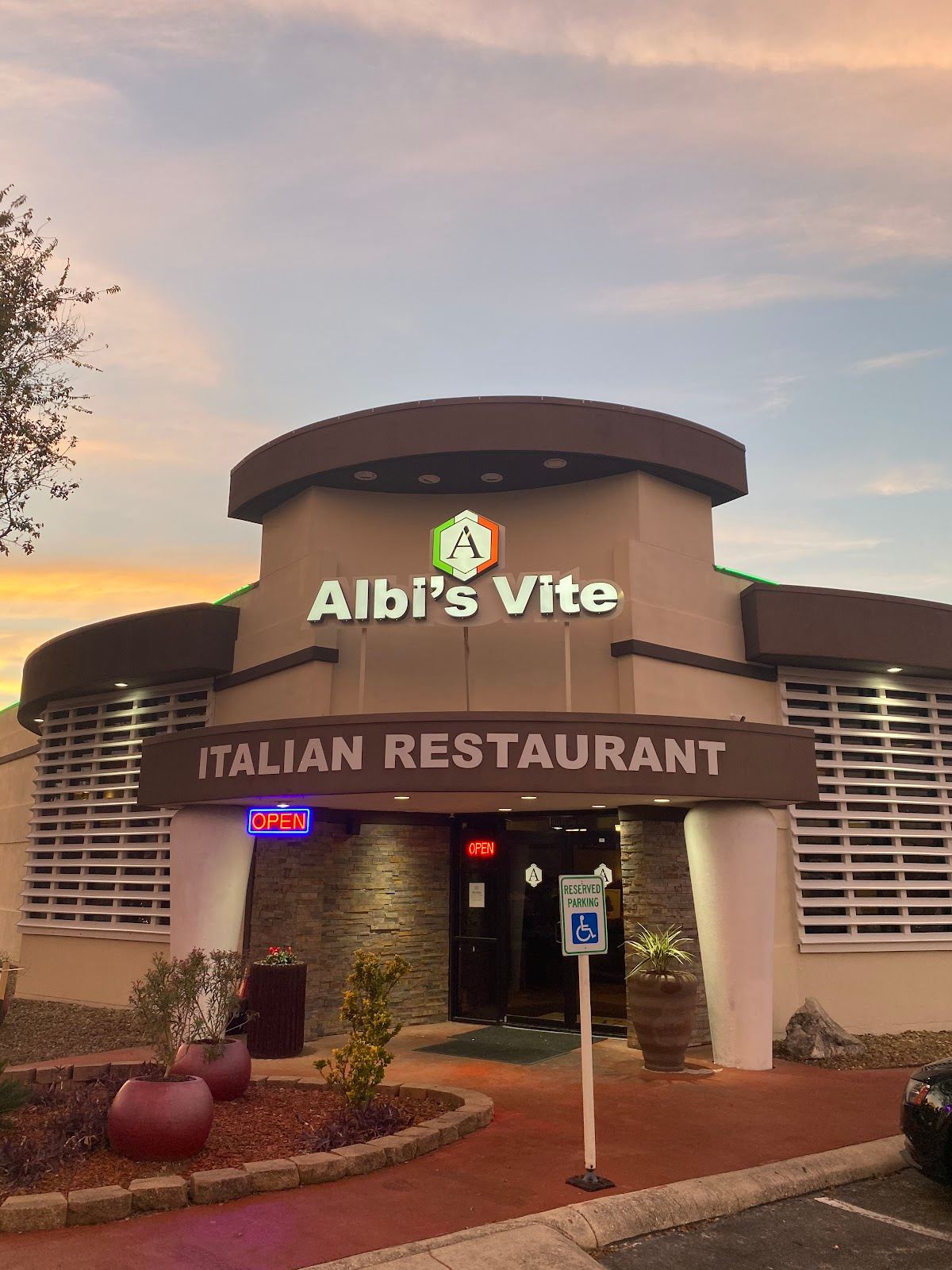 Albi's Vite Italian Kitchen