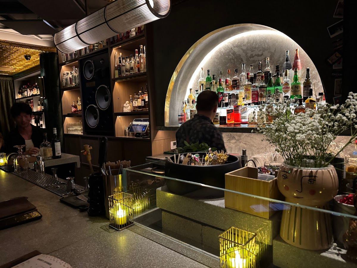 Convoy Music Bar
