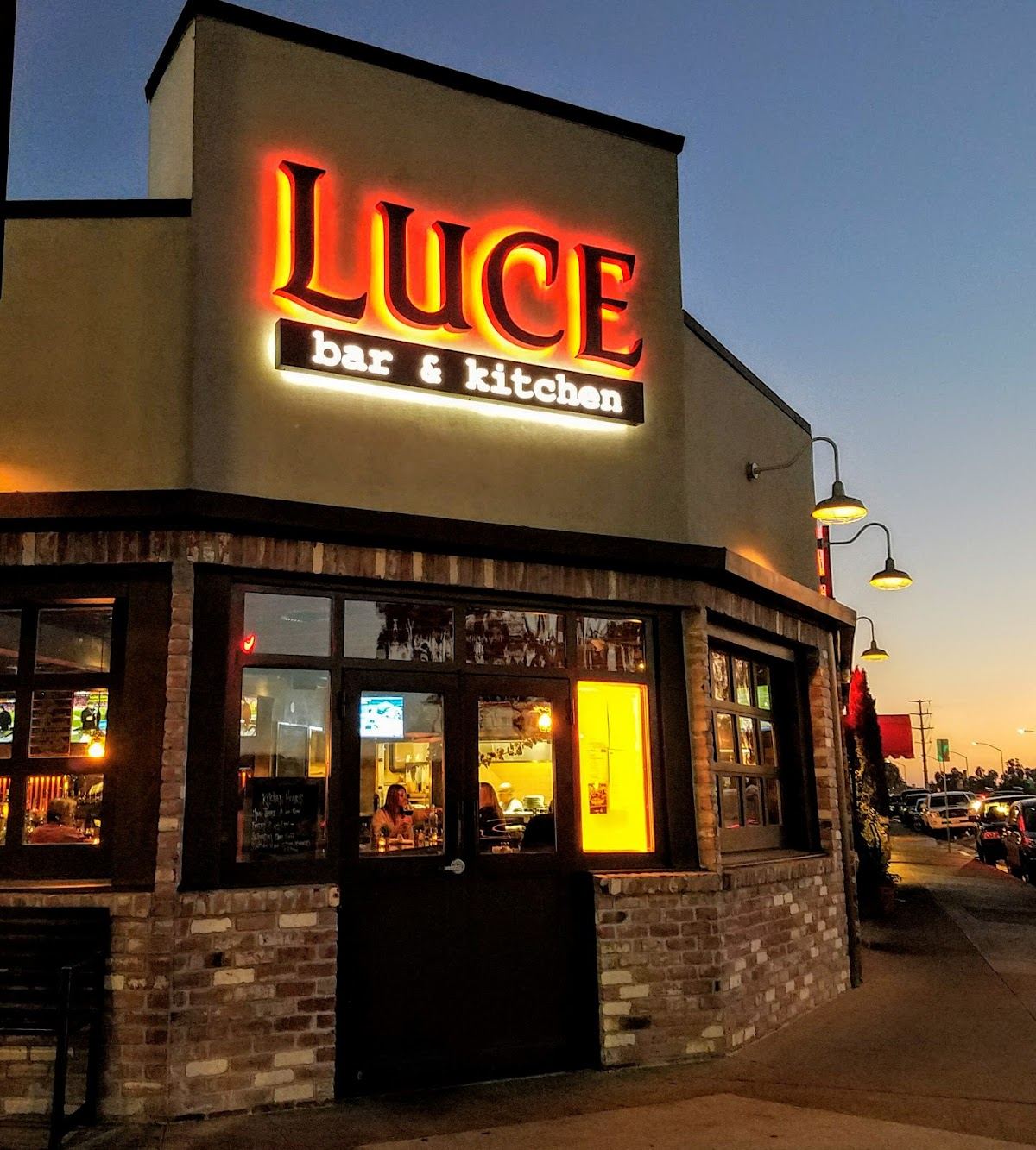 Luce Bar & Kitchen