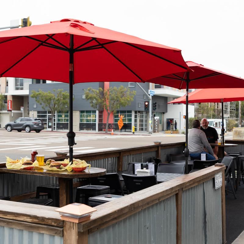 Rocky's Crown Pub