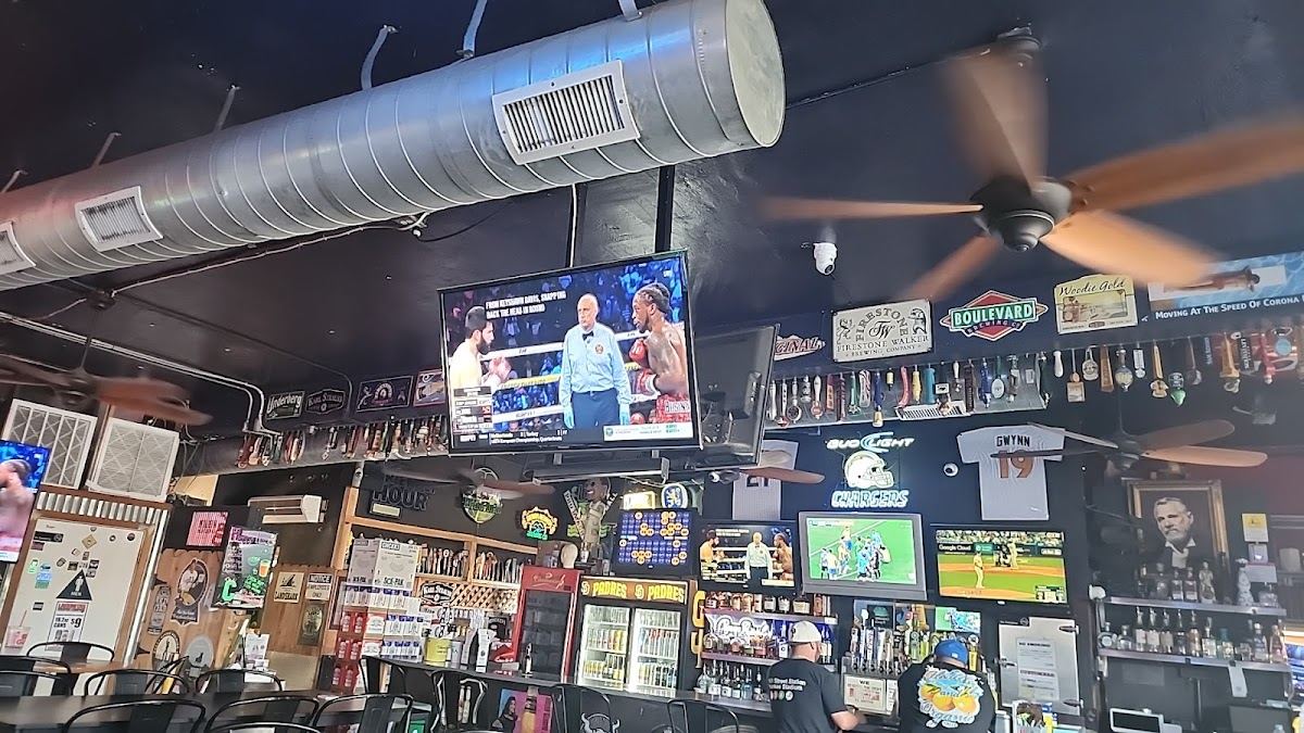 The Canyon Sports Pub & Grill - Canyon Club
