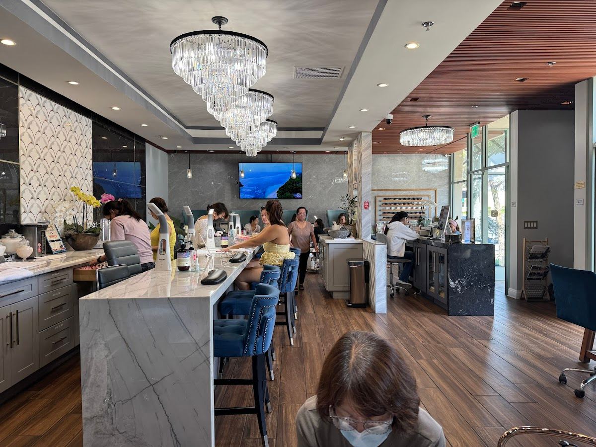 Champagne Nail Bar