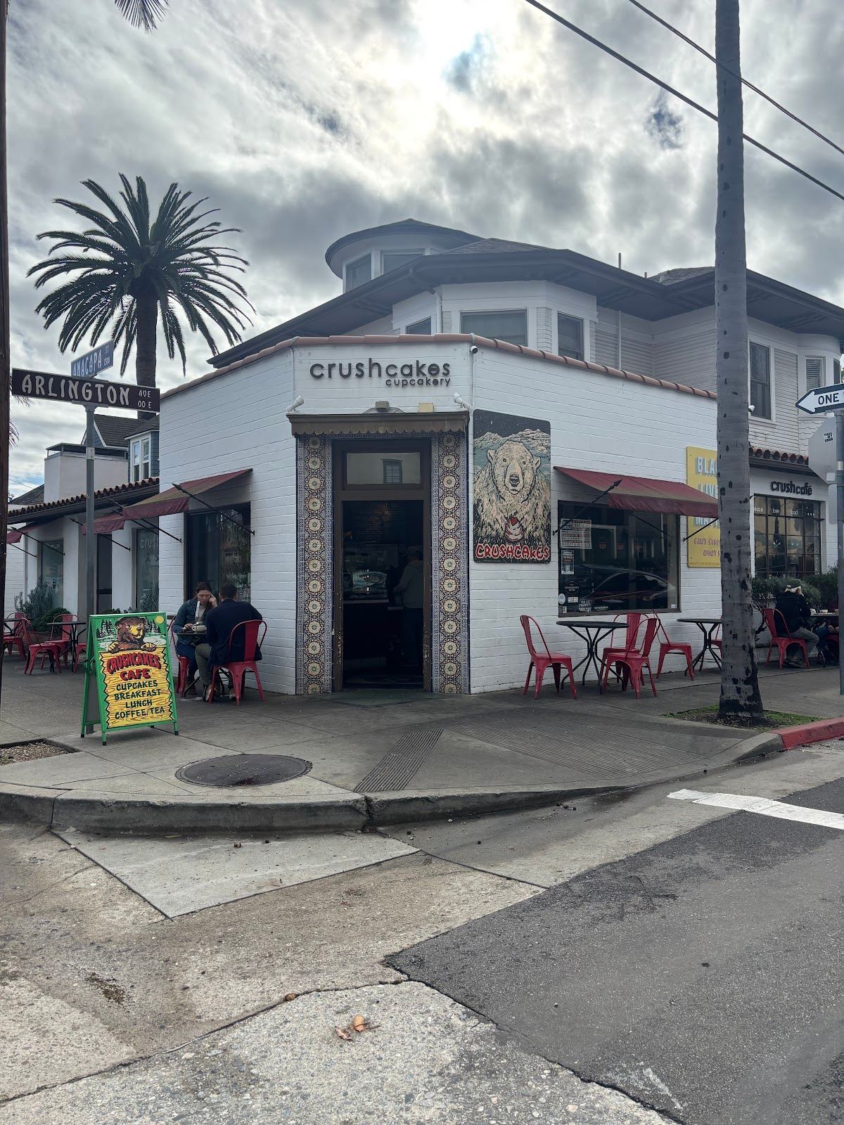 Crushcakes and Cafe