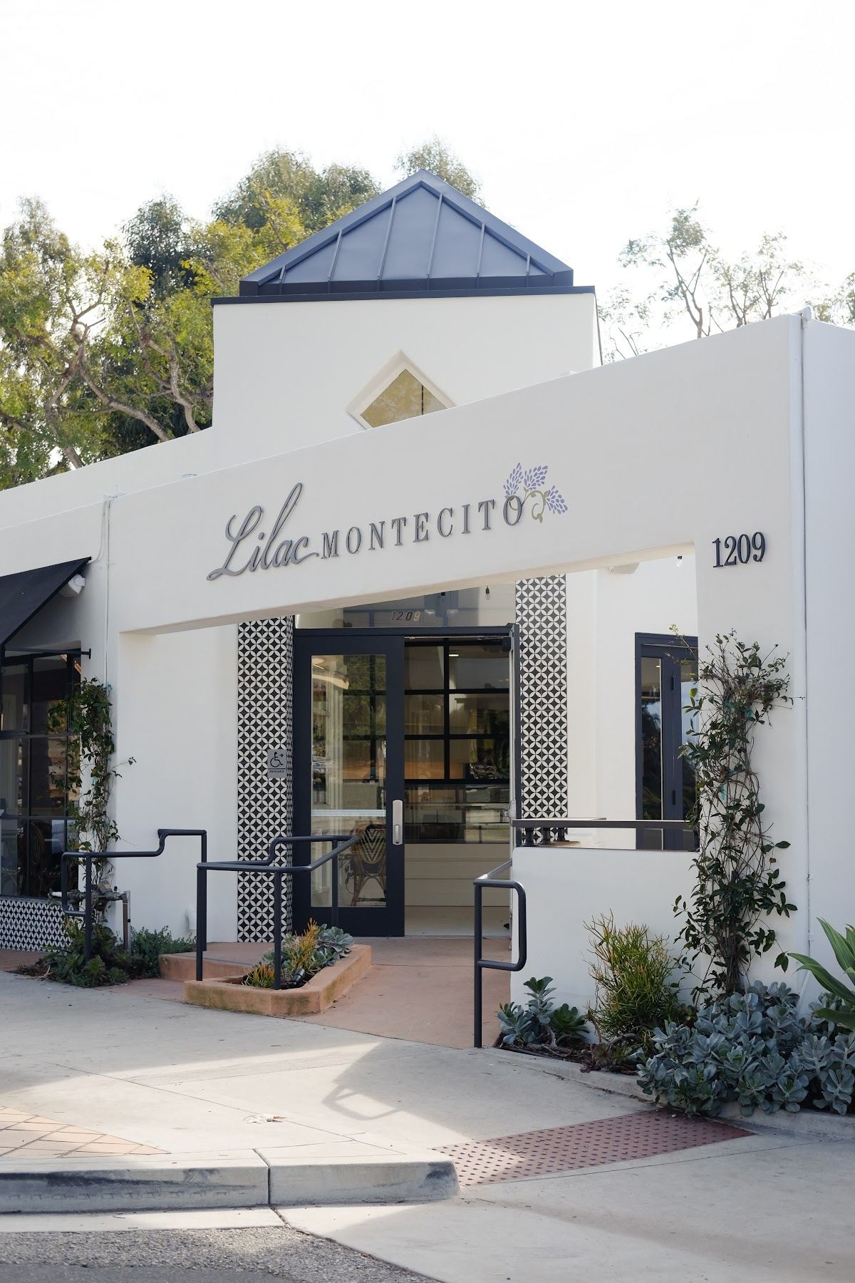 Lilac Montecito