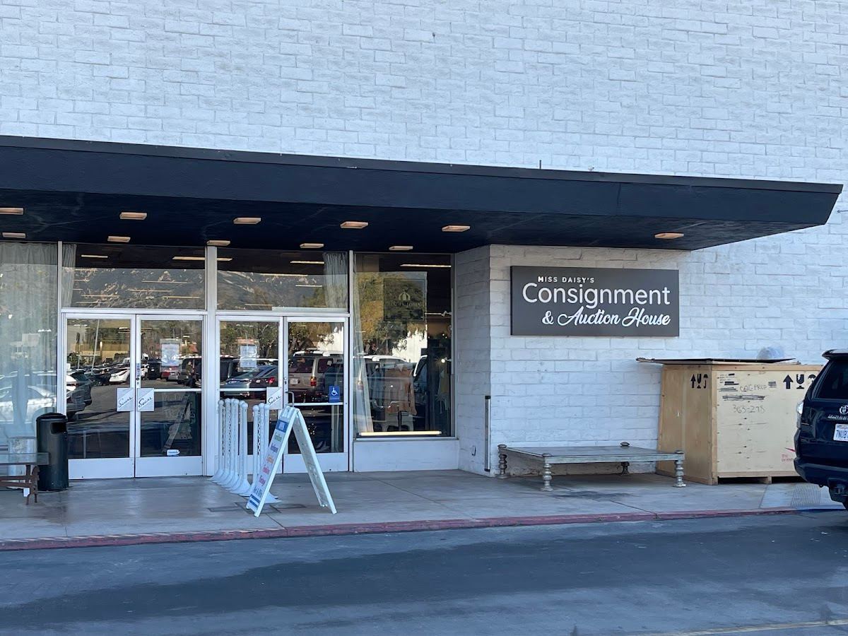 Miss Daisy's Consignment & Auction House
