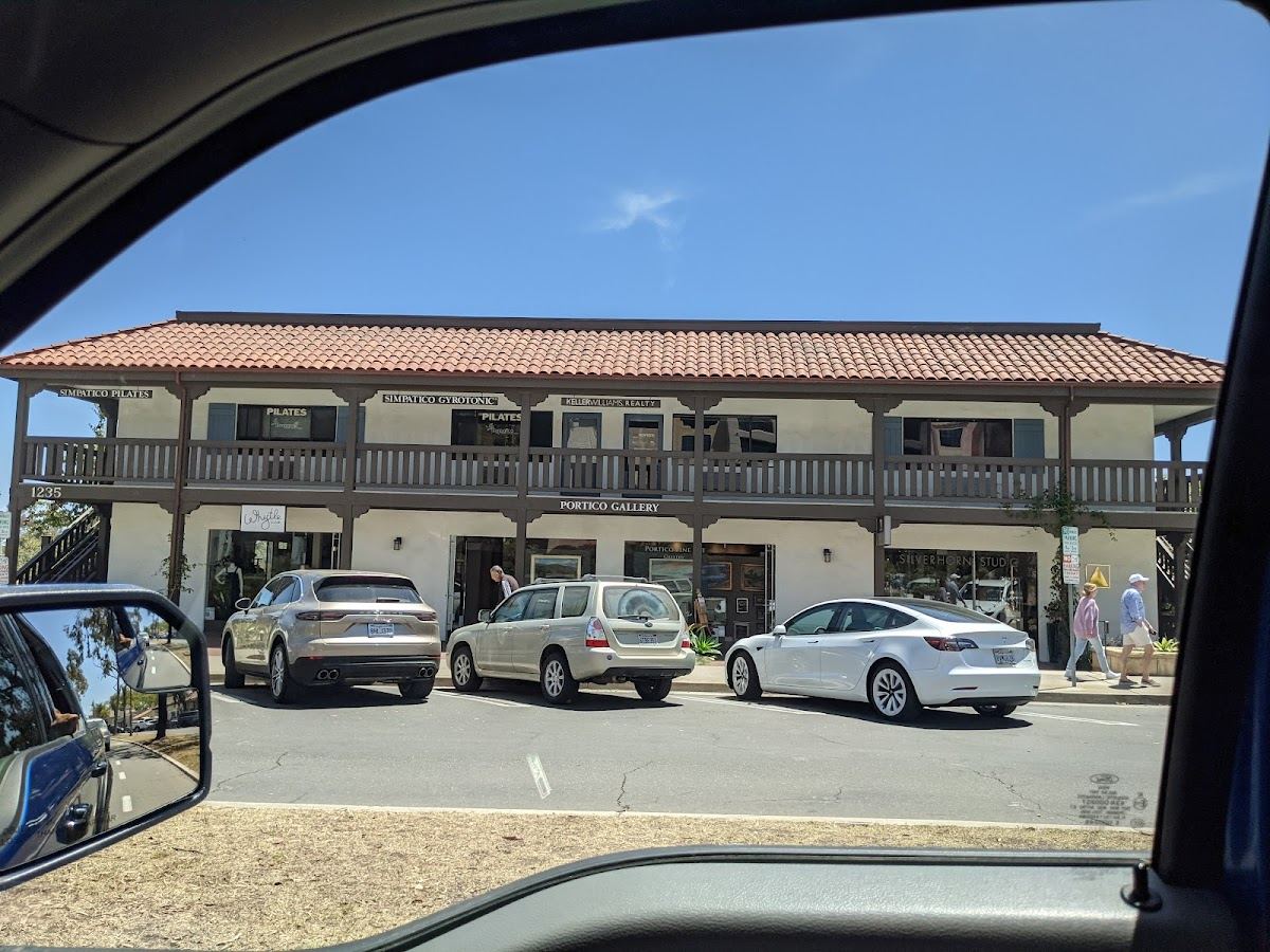 Portico Gallery & Frame