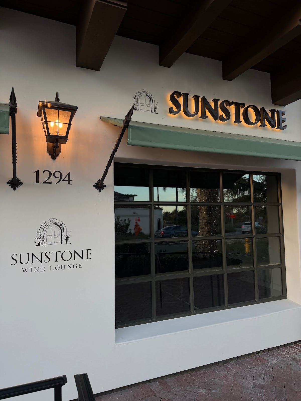 Sunstone Wine Lounge