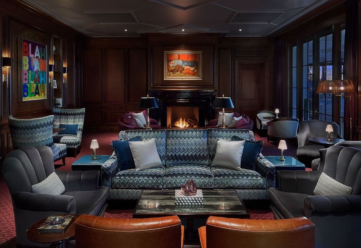 The Manor Bar