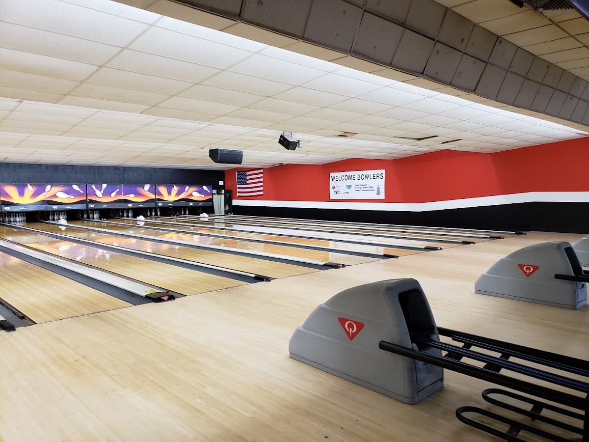 Bowlero Savannah