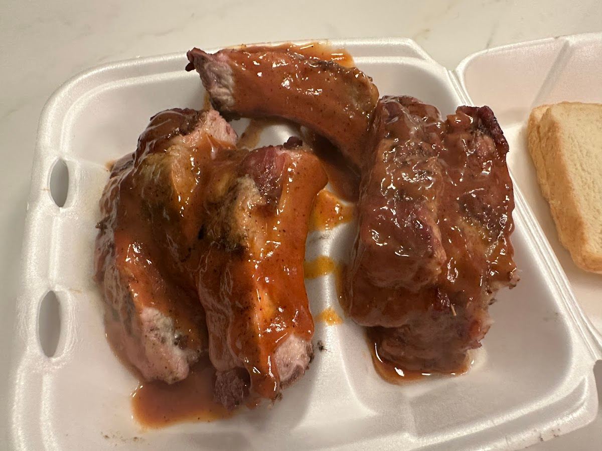 Fields Barbeque Pig on a Pit