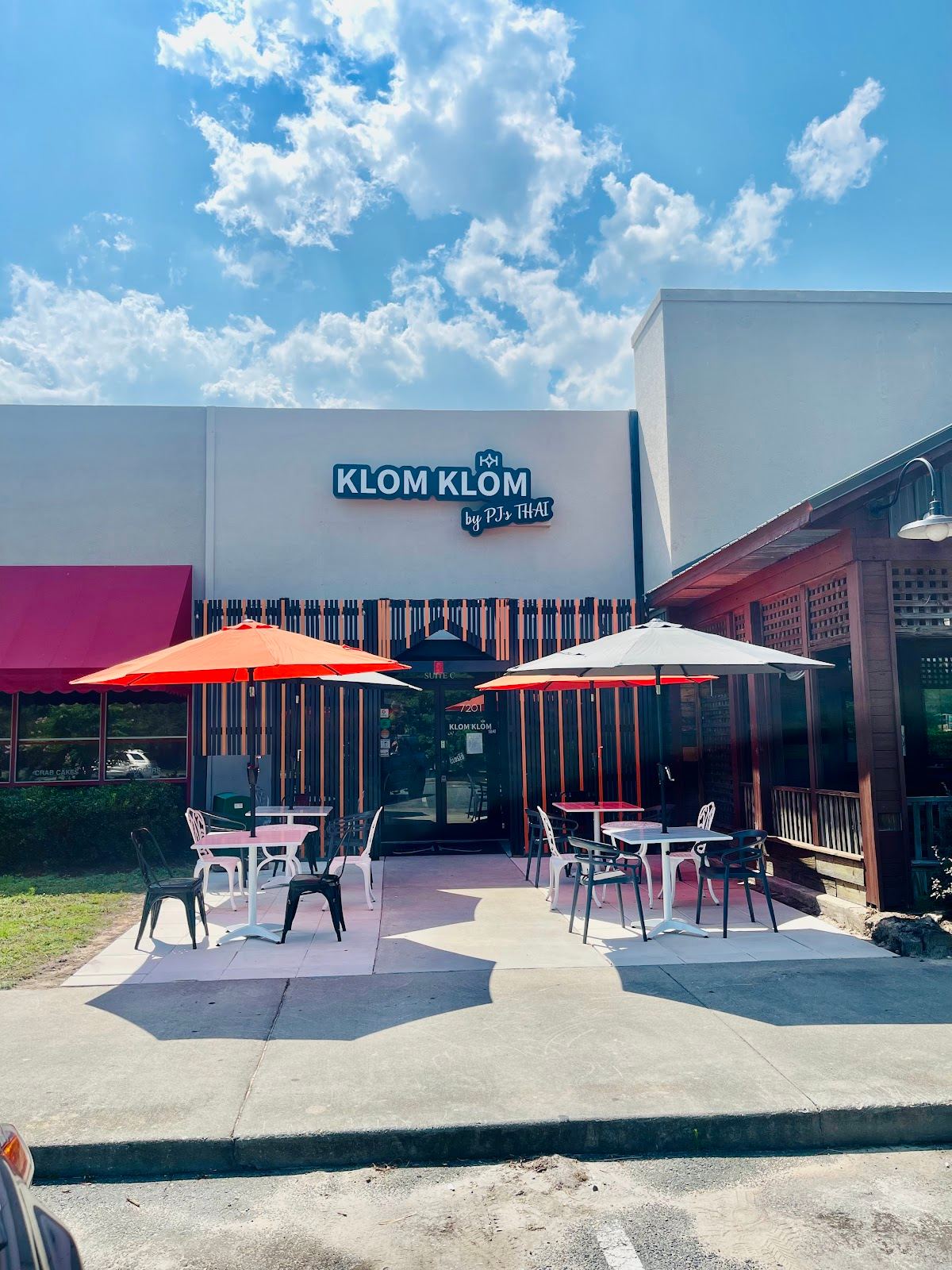 Klom Klom Thai Isan Cafe