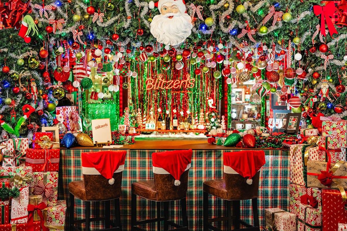 Blitzen's at Oasis Bar