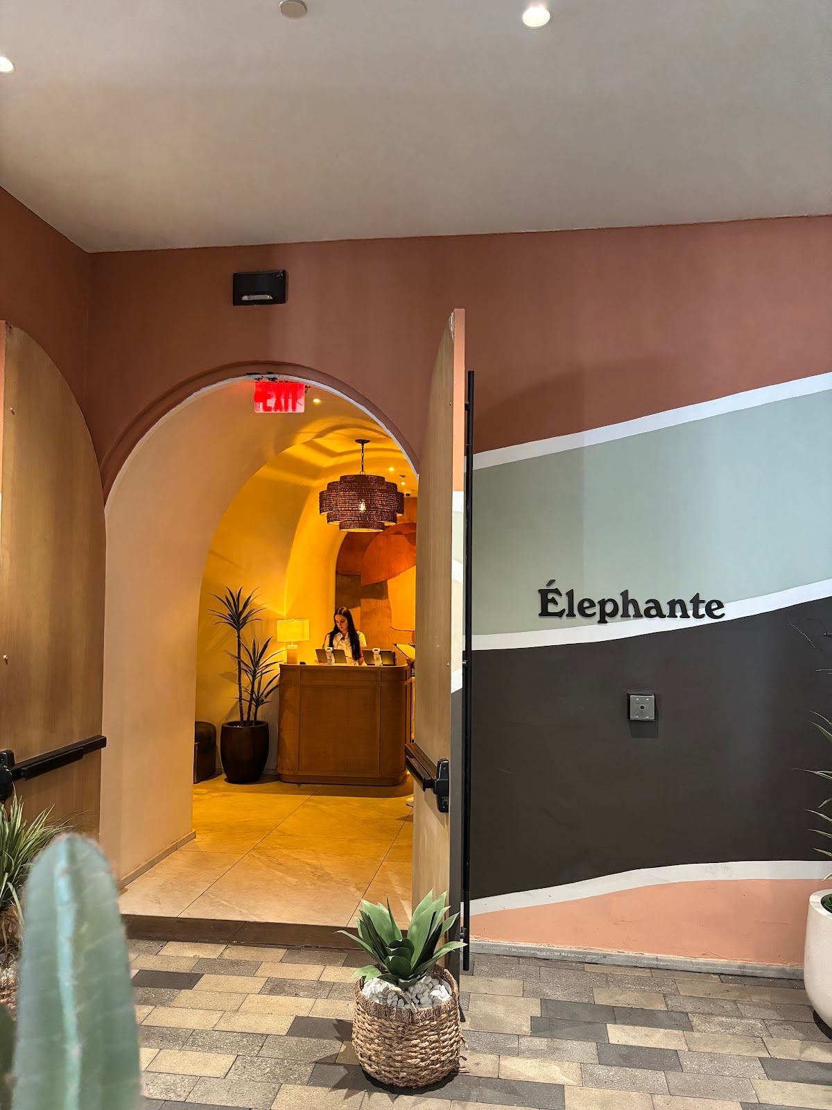 Élephante Scottsdale