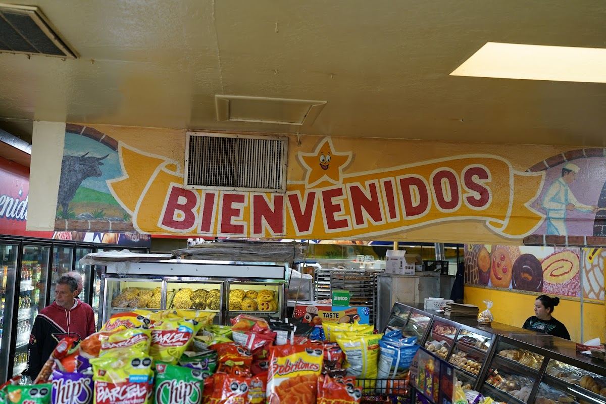 Panadería y Carnicería La Estrella