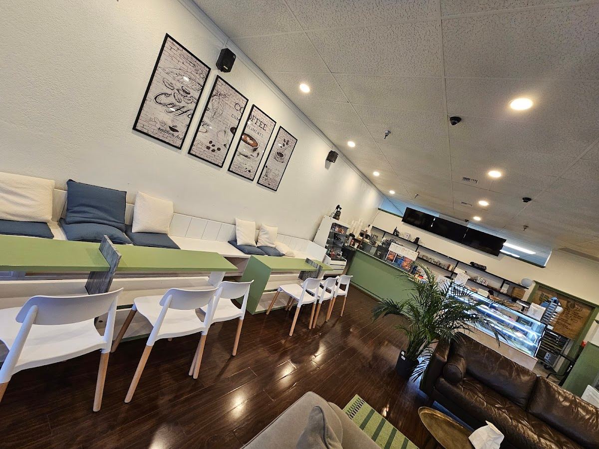 Fluffy Donut Cafe & Bagels