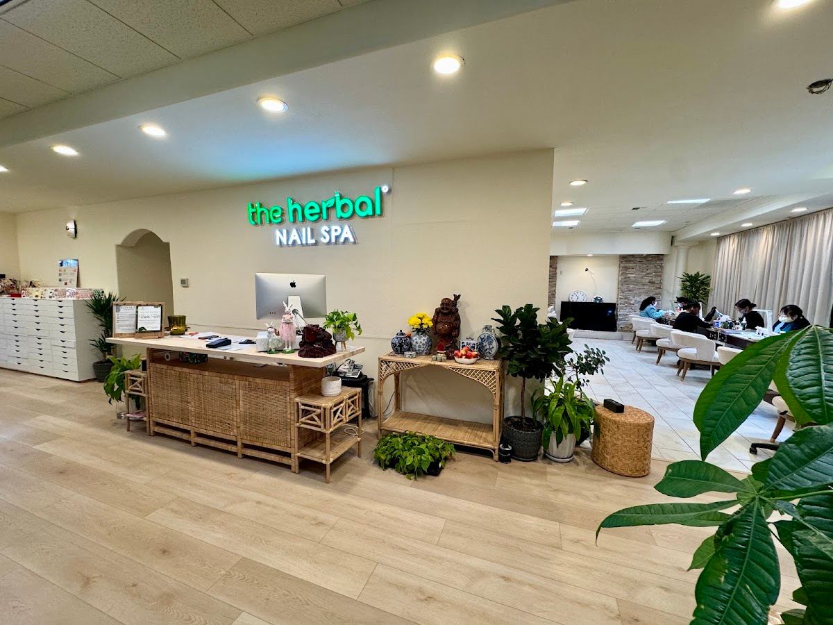 The Herbal Nail Spa - Factoria