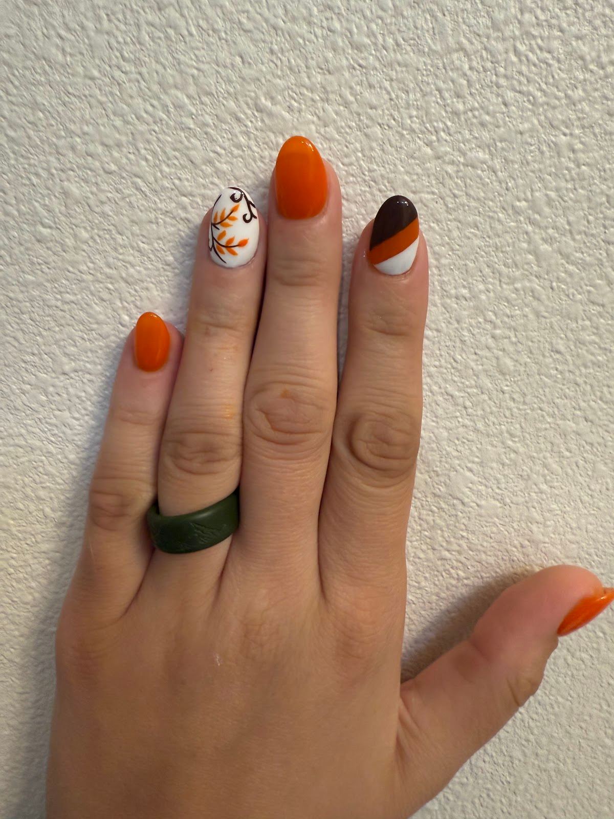 The Herbal Nail Spa - Renton