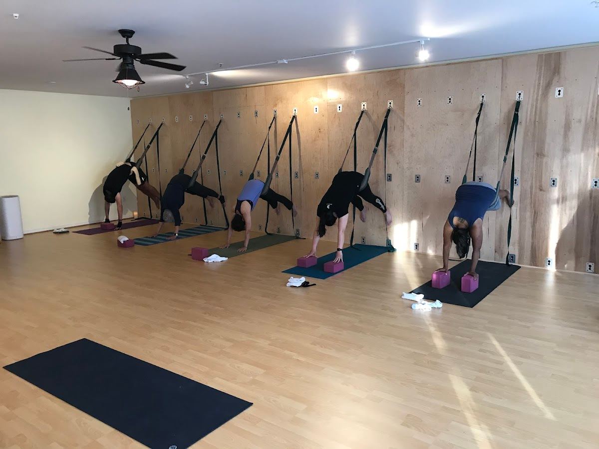 Armando Luna Yoga