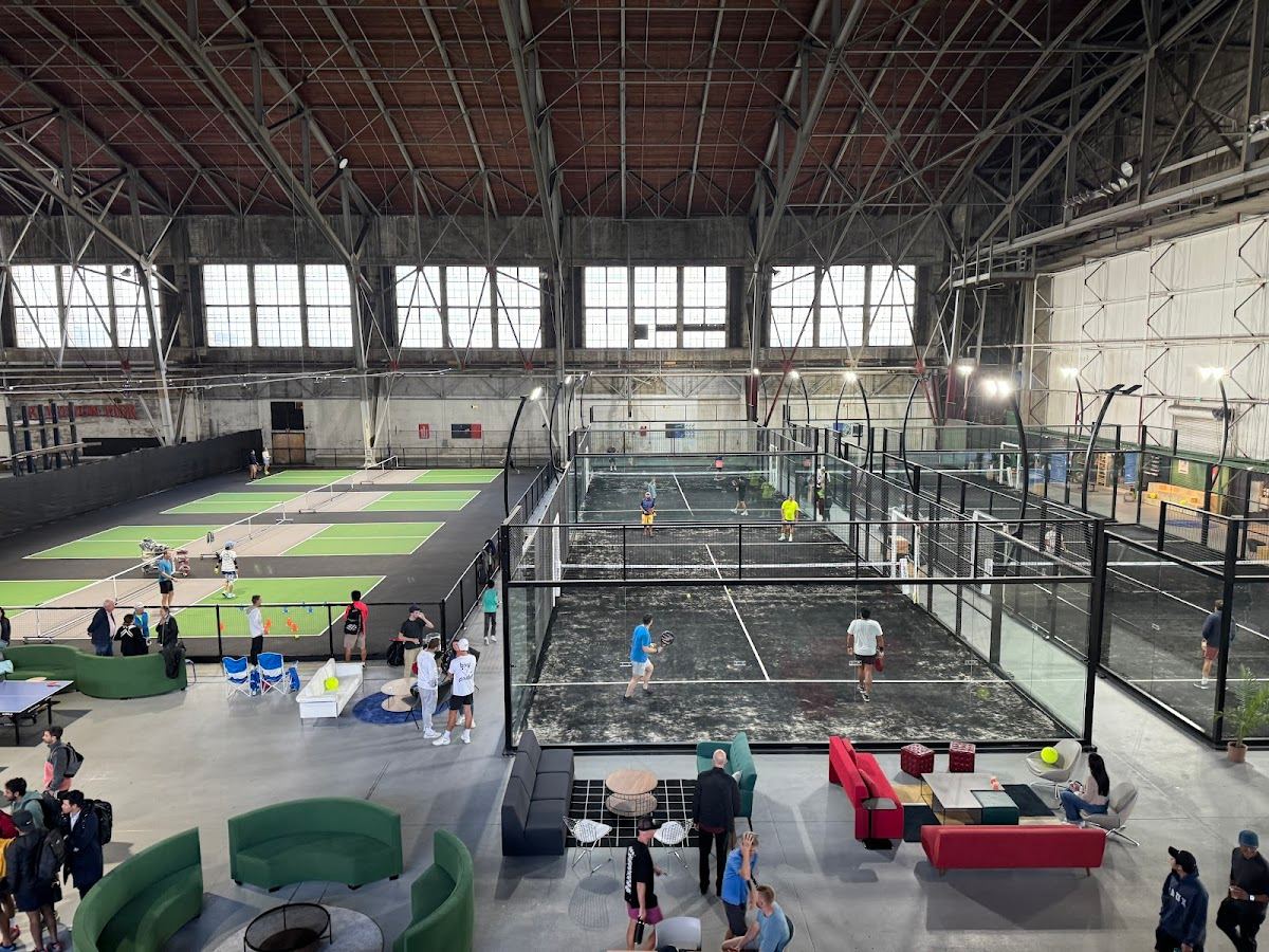 Bay Padel - Treasure Island