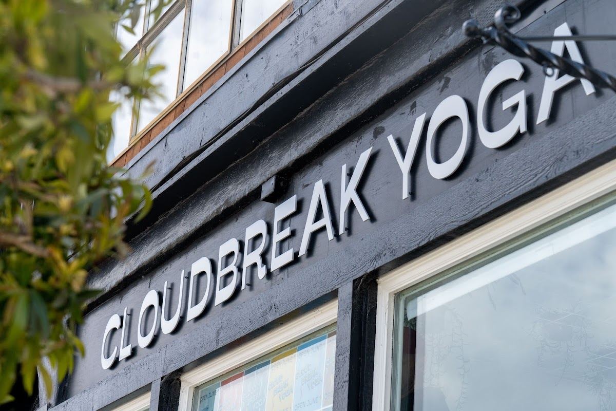 CLOUDBREAK YOGA by Metta Yoga