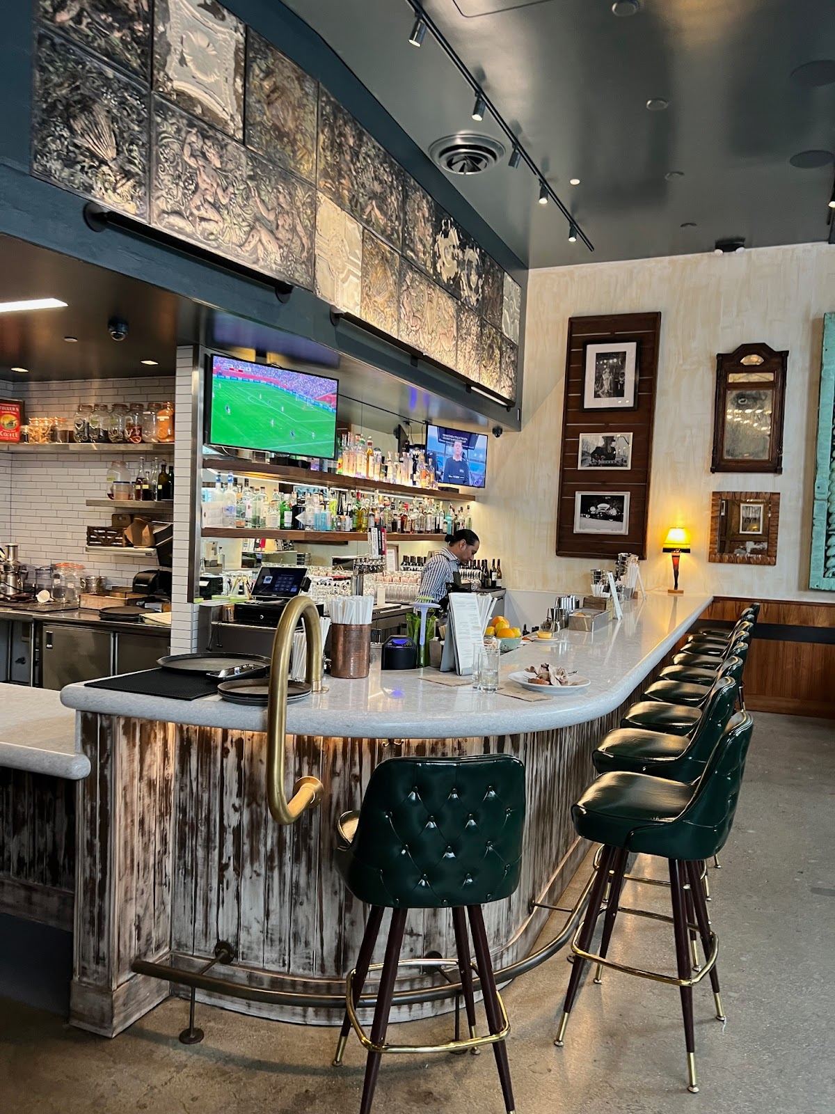 The Grove Restaurant & Bar