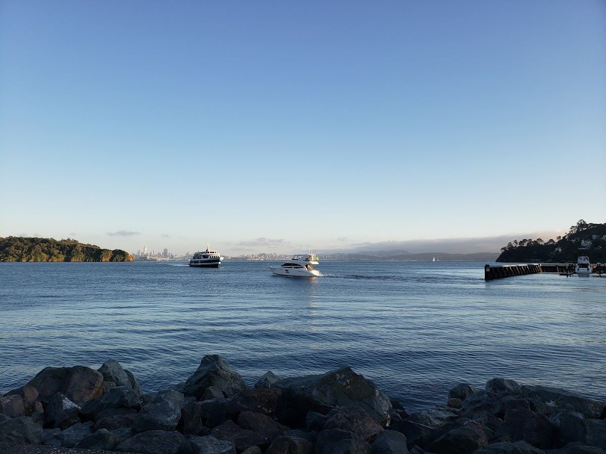 Tiburon ferry station