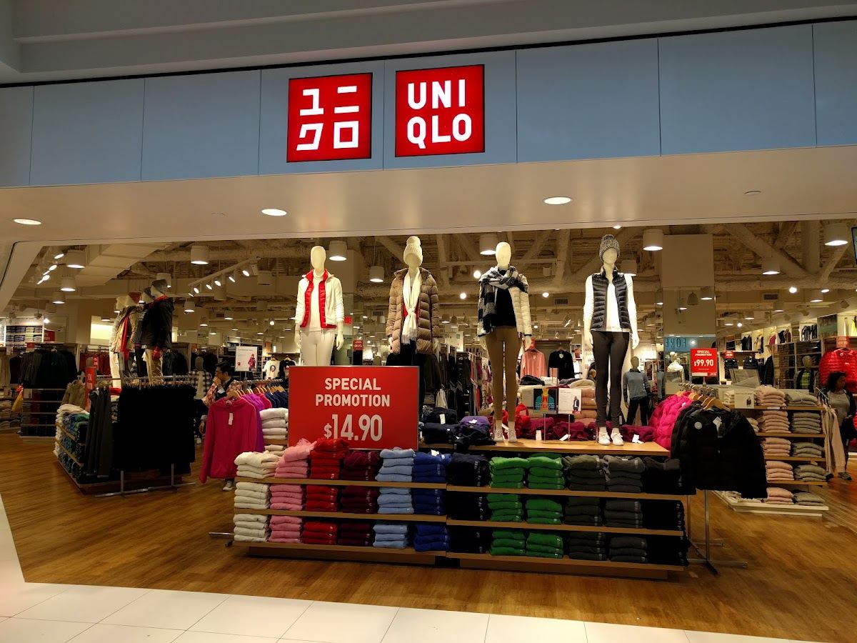 UNIQLO Stonestown Galleria