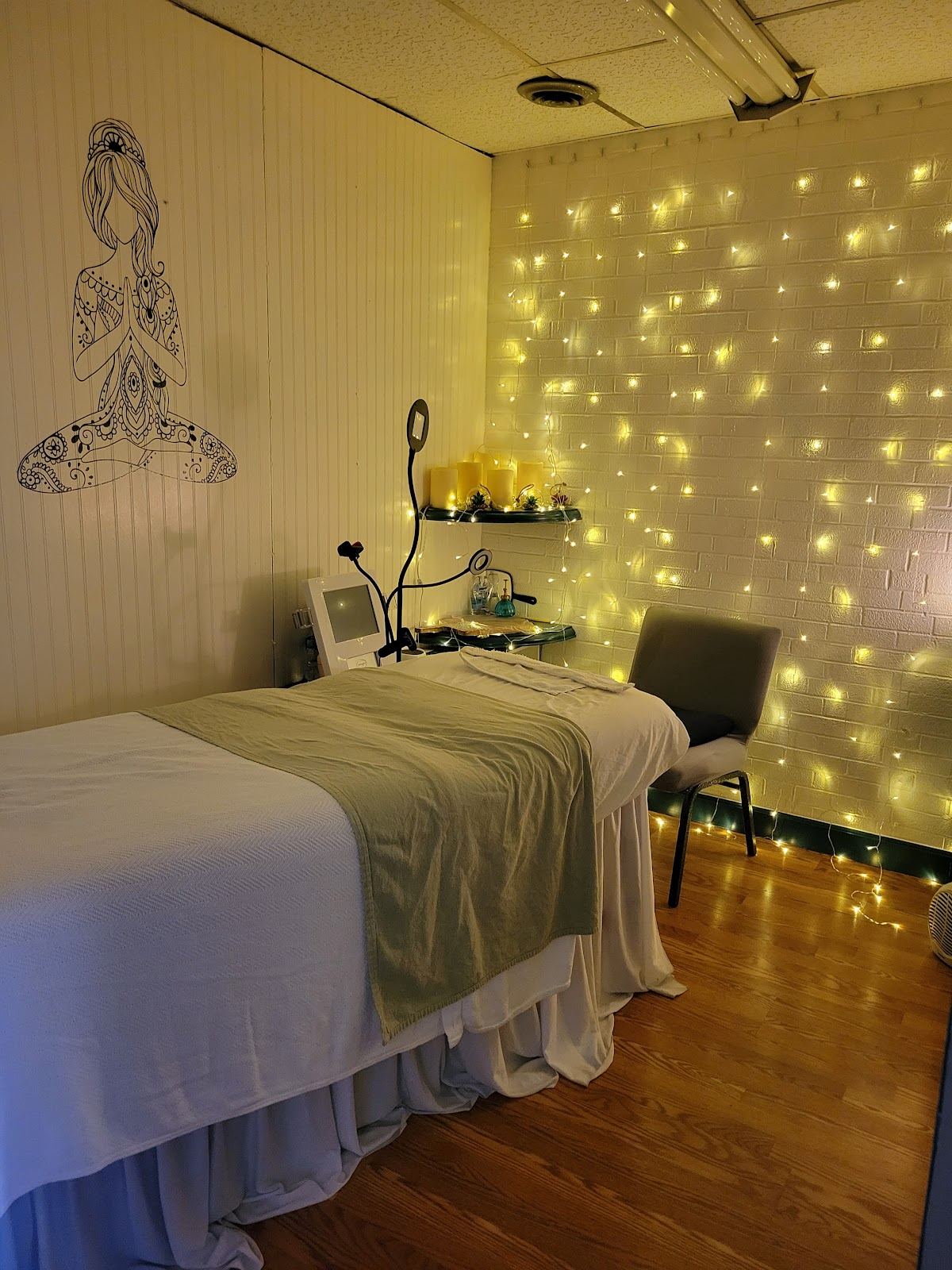 Eyebrows Threading & Spa