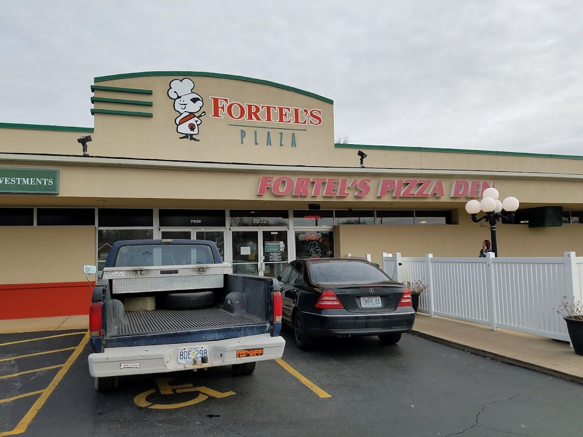 Fortel's Pizza Den