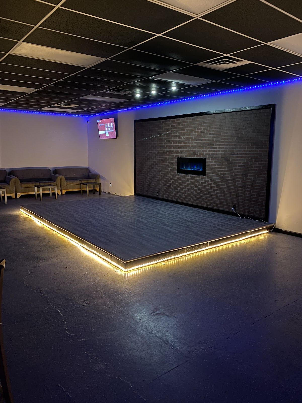 Lounge 157 LLC