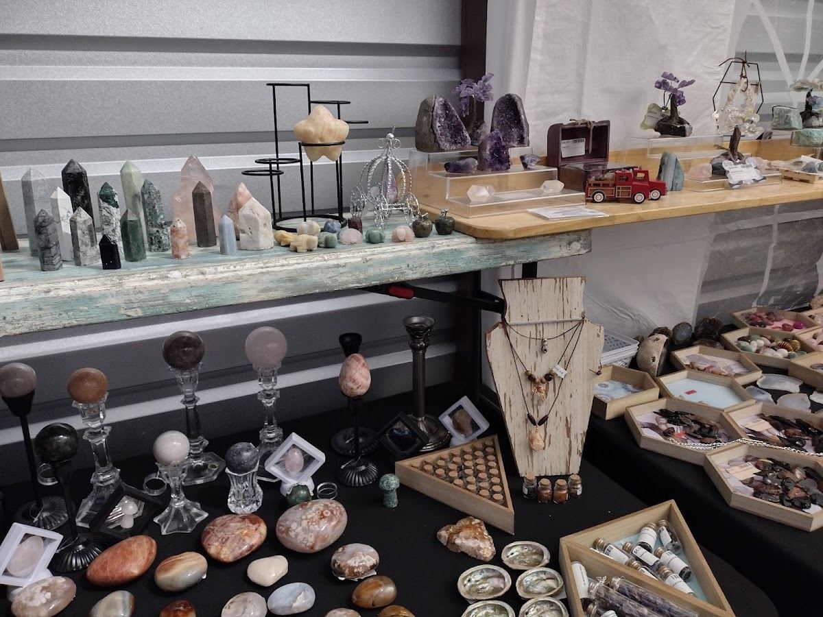 Natural Discoveries Crystal Store