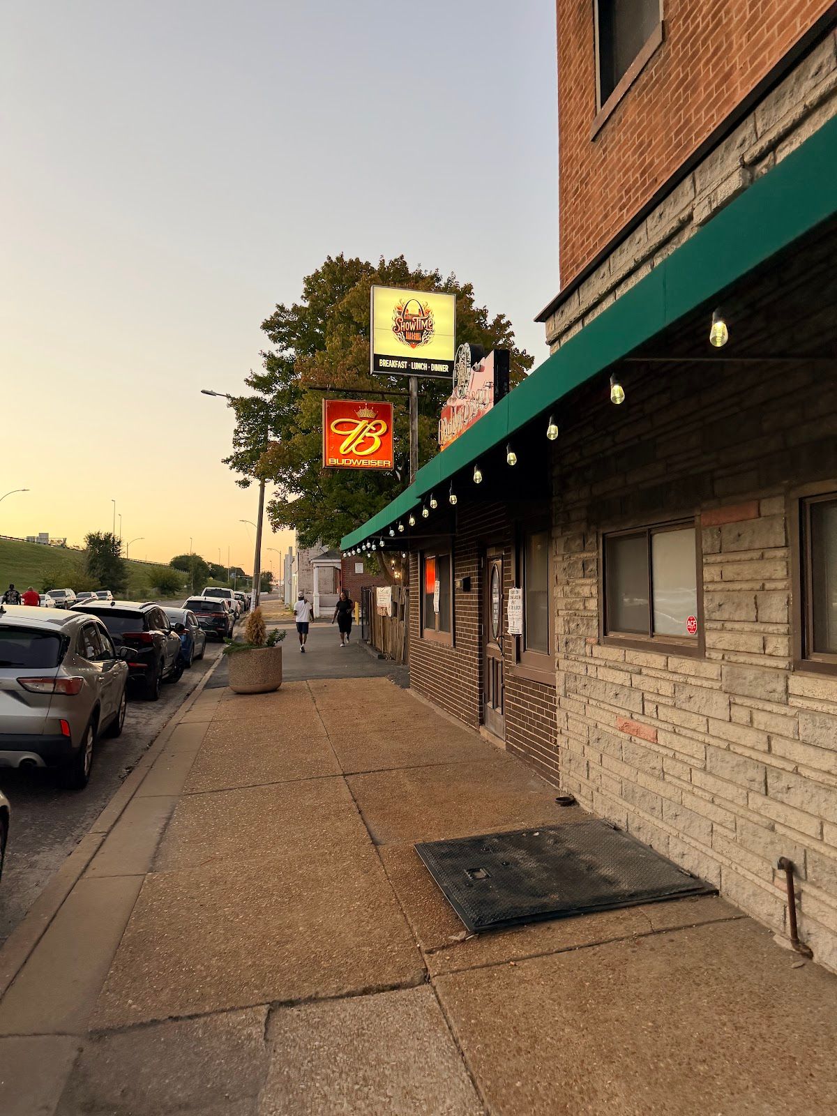ShowTime Bar and Grill