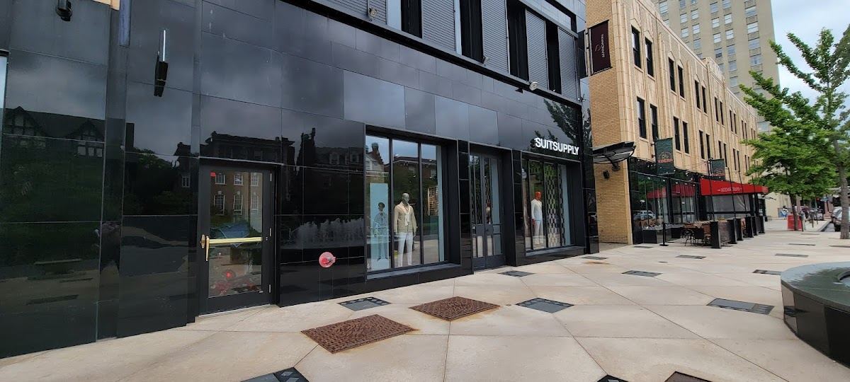 Suitsupply St. Louis