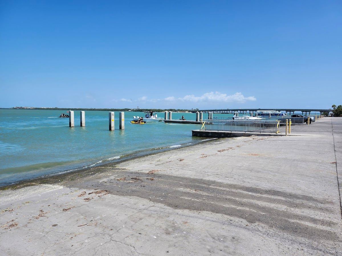Fort De Soto Boat Ramp *only 1 floating dock operational at ramp*
