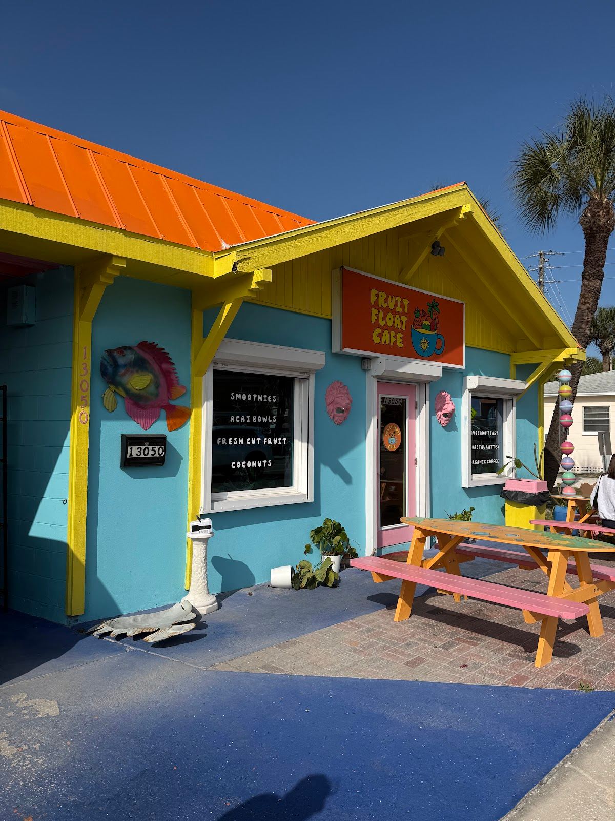 Fruit Float Cafe