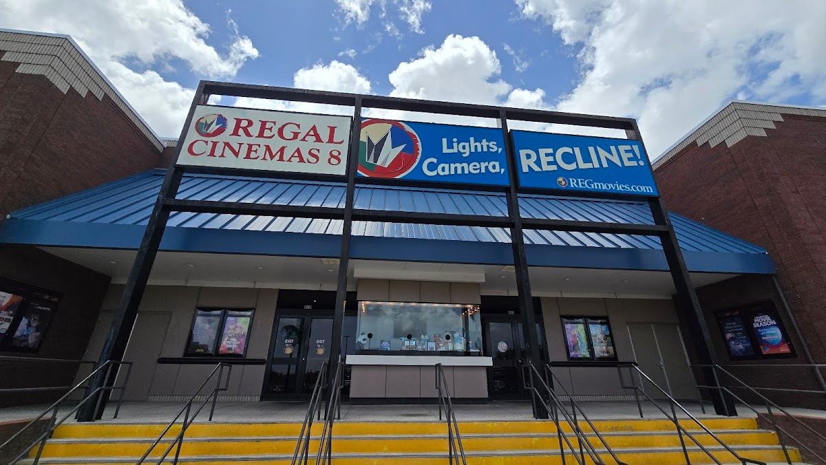 Regal Largo Mall
