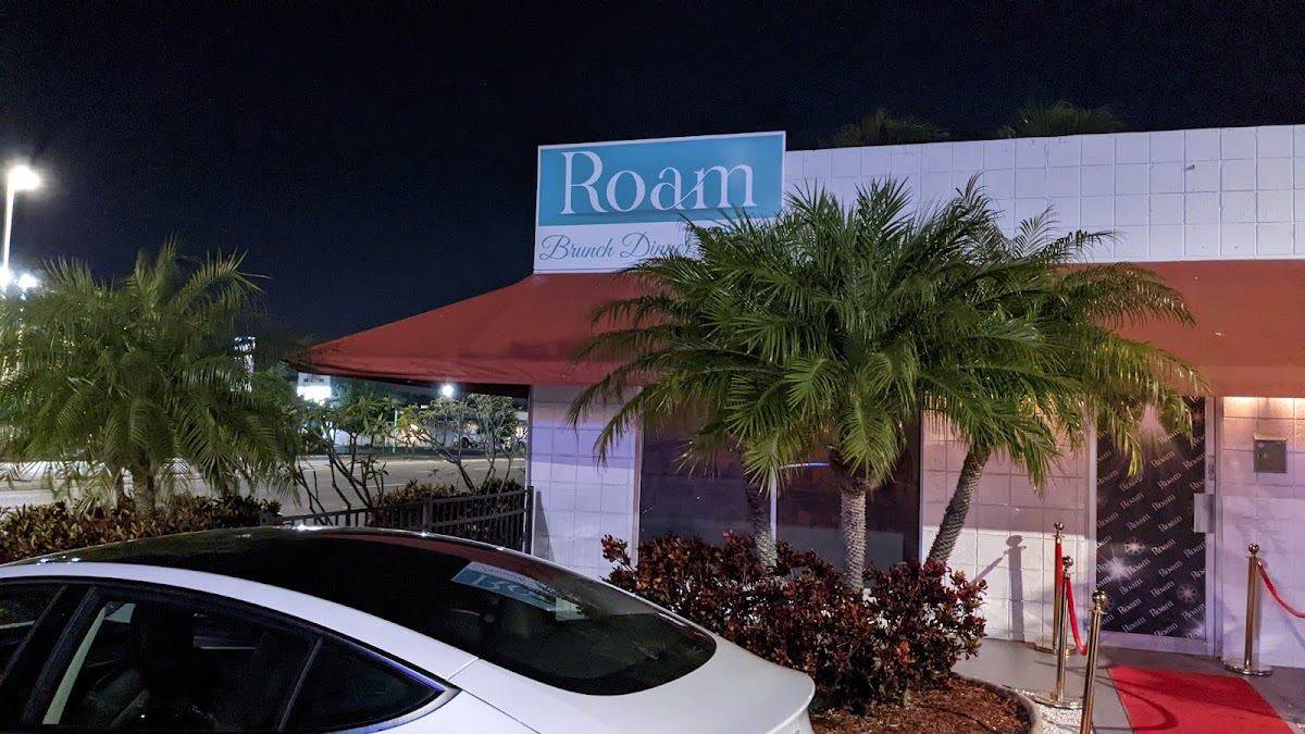 Roam Restaurant & Bar