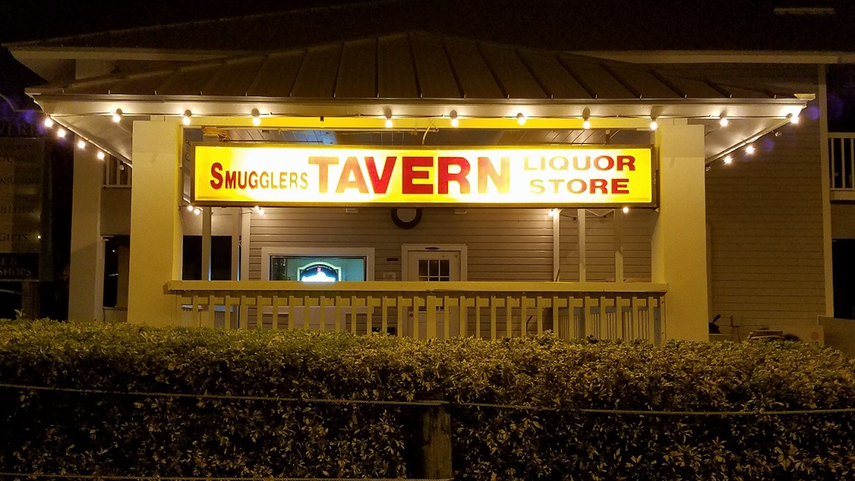 Smugglers Tavern & Liquor Store | Neighborhood Bar in Tierra Verde, FL